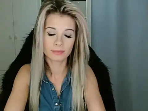 KristineGlow online show from 11-18-25, 07:28