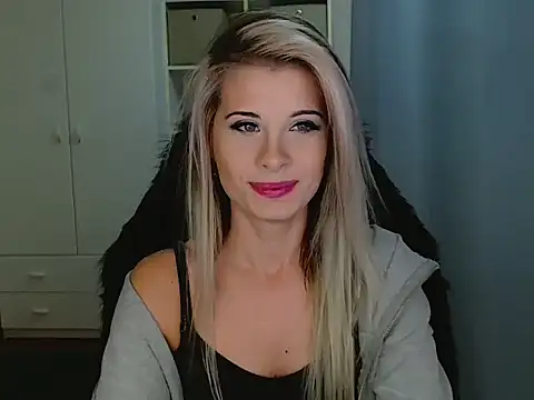 KristineGlow online show from 11-17-25, 03:16