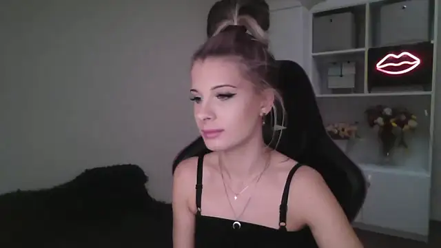 KristineGlow online show from 10-13-25, 02:07