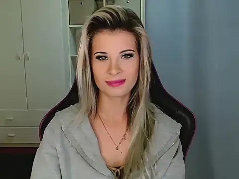 KristineGlow online show from 12-18-25, 07:13