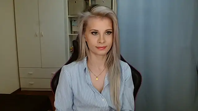 Snapshot of KristineGlow chatting on 03-21-26, 03:16 KristineGlow online show from 03-21-26, 03:16