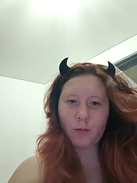 MiaKissy online show from 10-28-25, 06:12