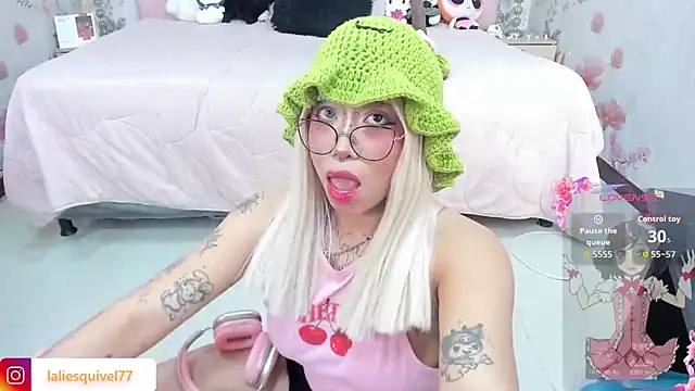 Snapshot of SafiroAgataaa chatting on 07-17-26, 02:53 SafiroAgataaa online show from 07-17-26, 02:53
