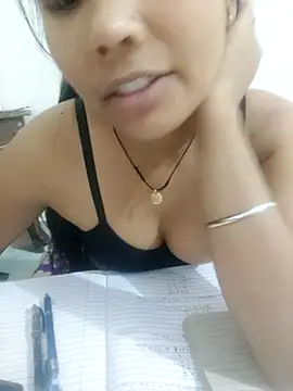 Snapshot of Vaani_Cutie chatting on 11-12-25, 03:05 Vaani Cutie online show from 11-12-25, 03:05