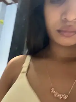 Snapshot of HeerStd chatting on 10-28-25, 08:24 HeerStd online show from 10-28-25, 08:24