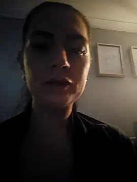 Snapshot of KissMeKylie chatting on 10-03-25, 08:43 KissMeKylie online show from 10-03-25, 08:43