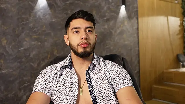 Snapshot of Nick_Vans chatting on 09-30-25, 01:06 Nick Vans online show from 09-30-25, 01:06