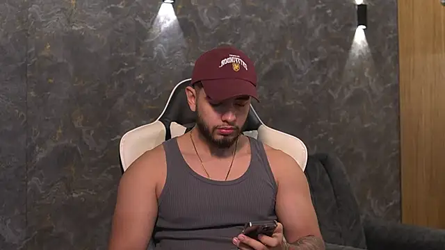 Snapshot of Nick_Vans chatting on 09-23-25, 01:07 Nick Vans online show from 09-23-25, 01:07