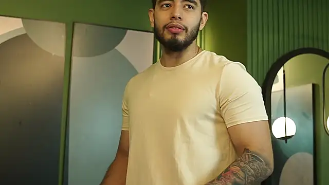 Snapshot of Nick_Vans chatting on 09-12-25, 12:27 Nick Vans online show from 09-12-25, 12:27