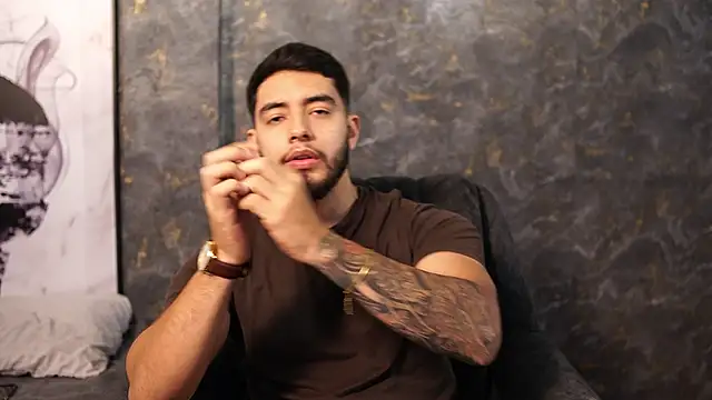 Snapshot of Nick_Vans chatting on 09-26-25, 01:29 Nick Vans online show from 09-26-25, 01:29