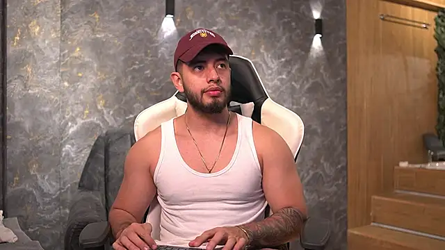 Snapshot of Nick_Vans chatting on 09-24-25, 01:17 Nick Vans online show from 09-24-25, 01:17