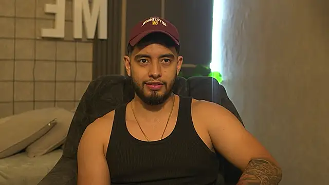 Snapshot of Nick_Vans chatting on 09-20-25, 08:36 Nick Vans online show from 09-20-25, 08:36