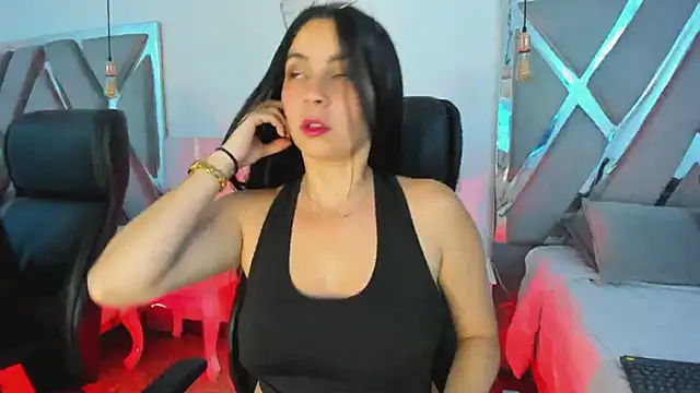 Snapshot of AnniEsstone chatting on 01-18-26, 12:52 AnniEsstone online show from 01-18-26, 12:52