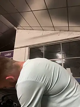 Snapshot of pimousssse chatting on 10-04-25, 01:29 pimousssse online show from 10-04-25, 01:29