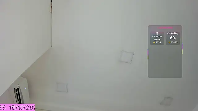 Snapshot of Ariel_Versace chatting on 10-18-25, 09:28 Ariel Versace online show from 10-18-25, 09:28