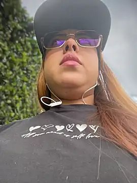 Snapshot of Tamara_valentine chatting on 11-24-25, 08:31 Tamara valentine online show from 11-24-25, 08:31