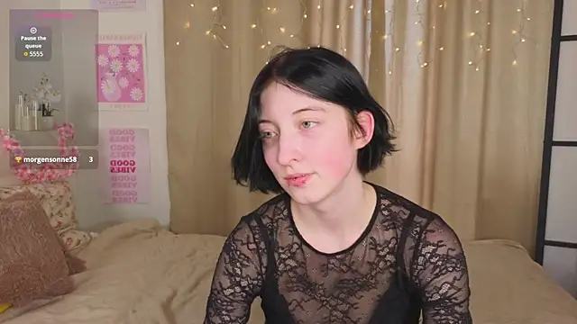 JuanaFriesz online show from 04-12-26, 09:12