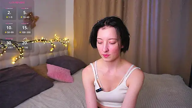 Snapshot of JuanaFriesz chatting on 01-18-26, 09:35 JuanaFriesz online show from 01-18-26, 09:35