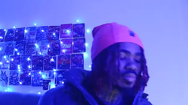 Snapshot of risktakinndolo chatting on 11-15-25, 04:44 risktakinndolo online show from 11-15-25, 04:44