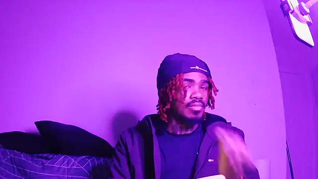 Snapshot of risktakinndolo chatting on 09-28-25, 02:51 risktakinndolo online show from 09-28-25, 02:51