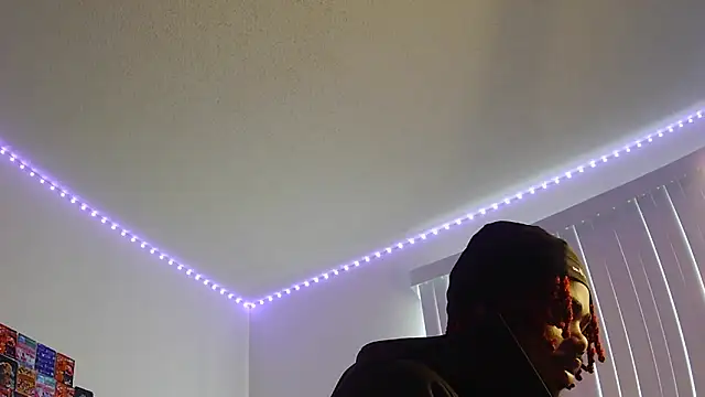 Snapshot of risktakinndolo chatting on 09-18-25, 05:16 risktakinndolo online show from 09-18-25, 05:16