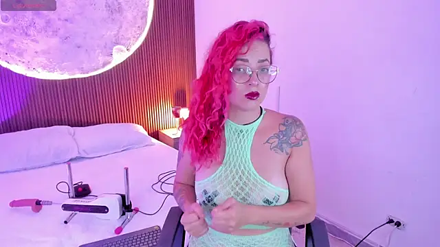 Snapshot of RoxanneStorm_ chatting on 07-05-26, 04:41 RoxanneStorm online show from 07-05-26, 04:41