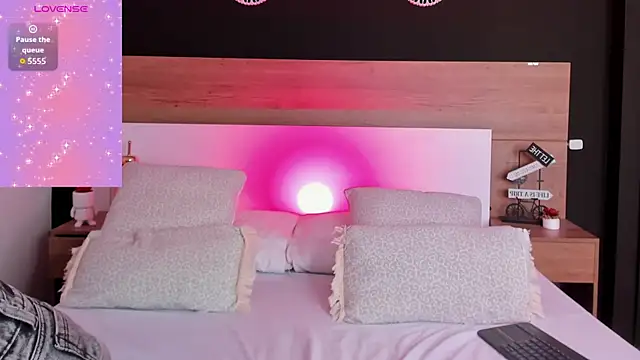 MiaTaylorSweet online show from 10-22-25, 02:16