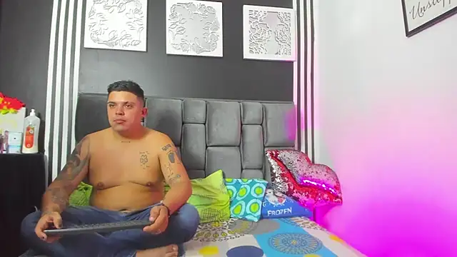 Hornycouple Hot online show from 11-12-25, 07:51