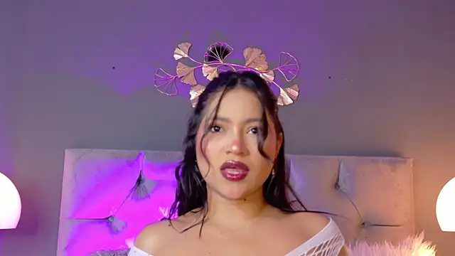 kendalFox  online show from 04-11-26, 12:51