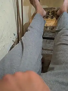 Snapshot of bigdick_lickingexpert08 chatting on 10-28-25, 08:24 bigdick lickingexpert08 online show from 10-28-25, 08:24