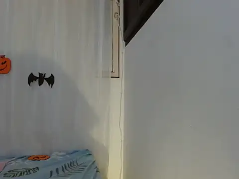 Snapshot of NoraParkeer chatting on 10-11-25, 07:15 NoraParkeer online show from 10-11-25, 07:15