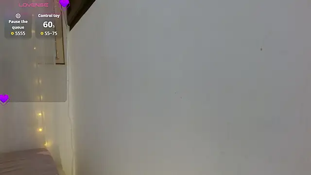 Snapshot of NoraParkeer chatting on 10-04-25, 07:15 NoraParkeer online show from 10-04-25, 07:15