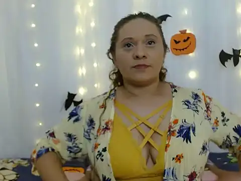 Snapshot of NoraParkeer chatting on 10-14-25, 07:14 NoraParkeer online show from 10-14-25, 07:14