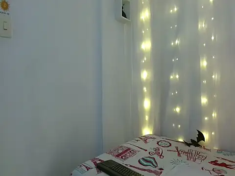 Snapshot of NoraParkeer chatting on 10-28-25, 07:13 NoraParkeer online show from 10-28-25, 07:13