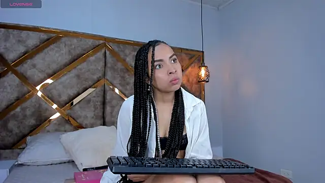 Lucia jane online show from 05-12-26, 07:42