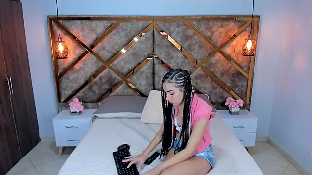 Lucia jane online show from 04-30-26, 07:43