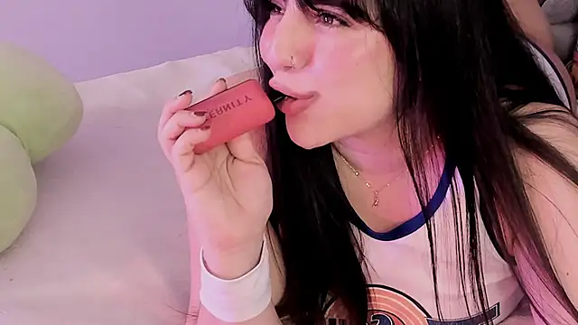 Snapshot of Camila_Matinez_ chatting on 01-08-26, 01:55 Camila Matinez online show from 01-08-26, 01:55