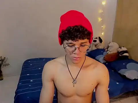 Tom Blues online show from 11-05-25, 01:03