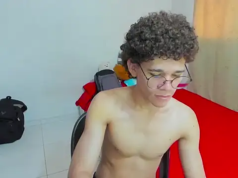 Tom Blues online show from 09-14-25, 03:45