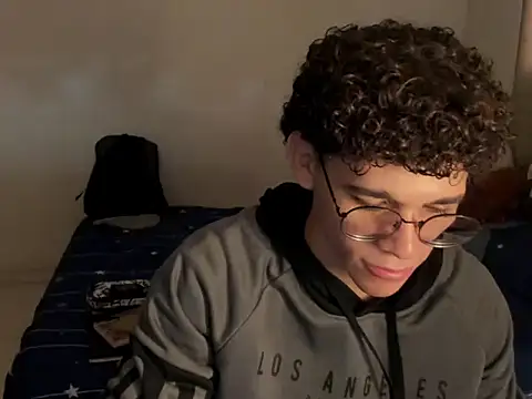 Tom Blues online show from 10-27-25, 04:30