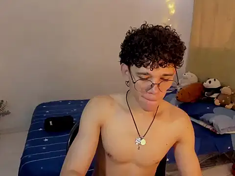 Tom Blues online show from 11-06-25, 01:04