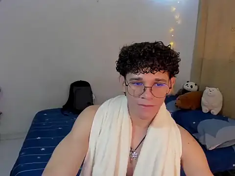 Tom Blues online show from 11-11-25, 12:22