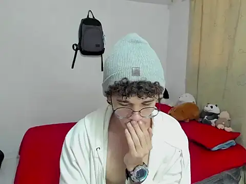 Tom Blues online show from 10-01-25, 01:04