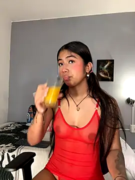 KimTayloor1 online show from 11-13-25, 07:51