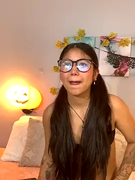 KimTayloor1 online show from 10-24-25, 07:24