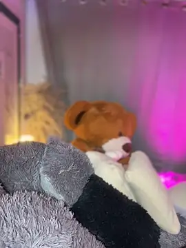 Emiily Moore1 online show from 12-23-25, 01:49