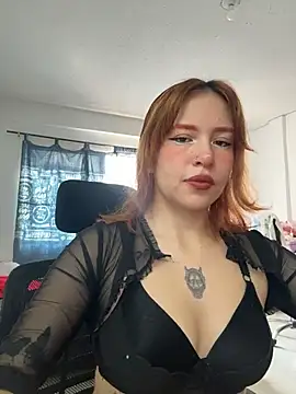 Snapshot of aliciia_23 chatting on 02-07-26, 03:31 aliciia 23 online show from 02-07-26, 03:31