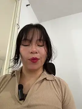 Snapshot of aliciia_23 chatting on 11-06-25, 09:08 aliciia 23 online show from 11-06-25, 09:08