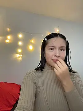 Snapshot of aliciia_23 chatting on 12-05-25, 08:39 aliciia 23 online show from 12-05-25, 08:39