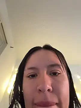 Snapshot of aliciia_23 chatting on 12-15-25, 09:53 aliciia 23 online show from 12-15-25, 09:53